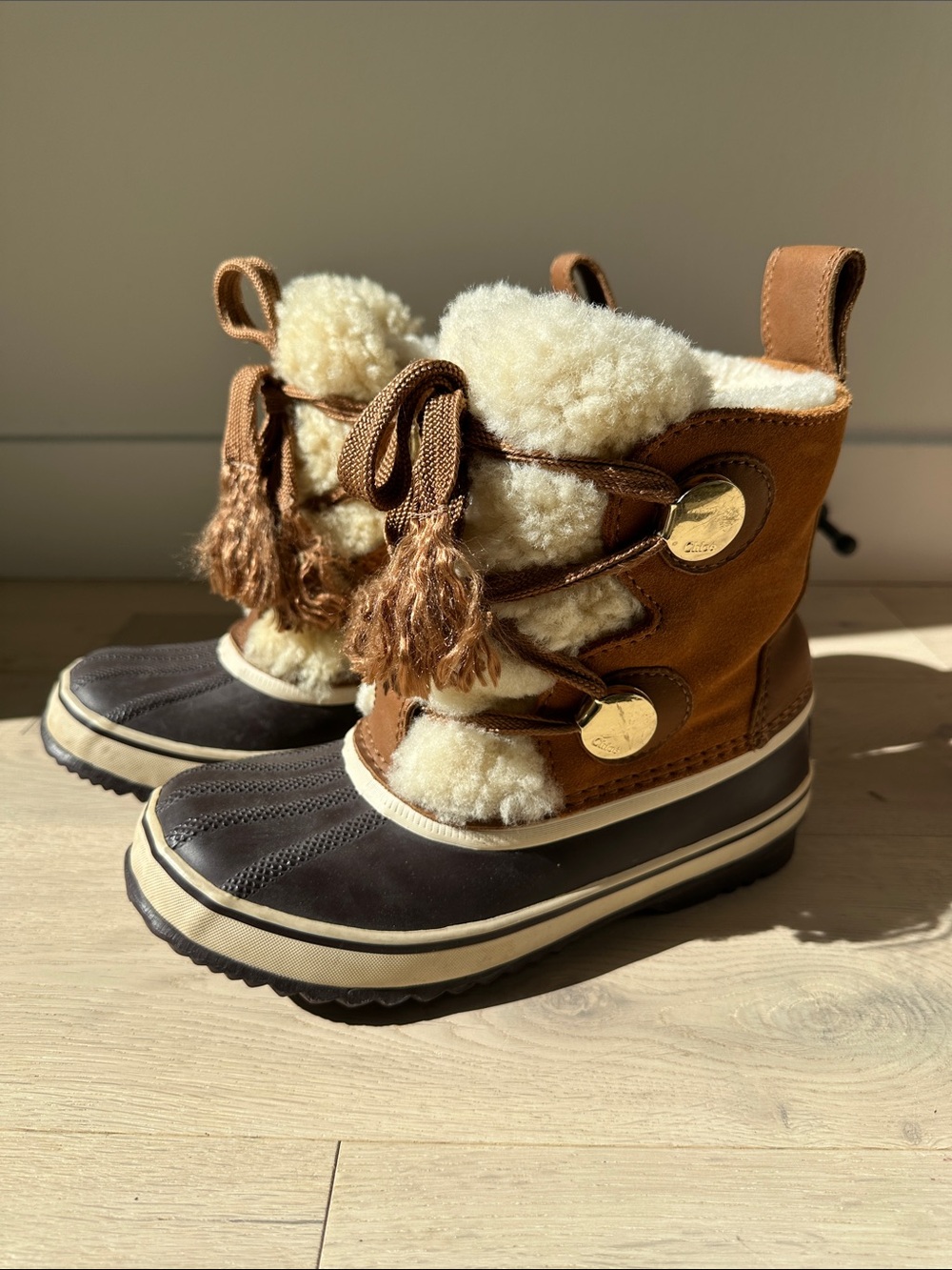 Chloe Sorel Cream Winter Boots with Real Shearling!